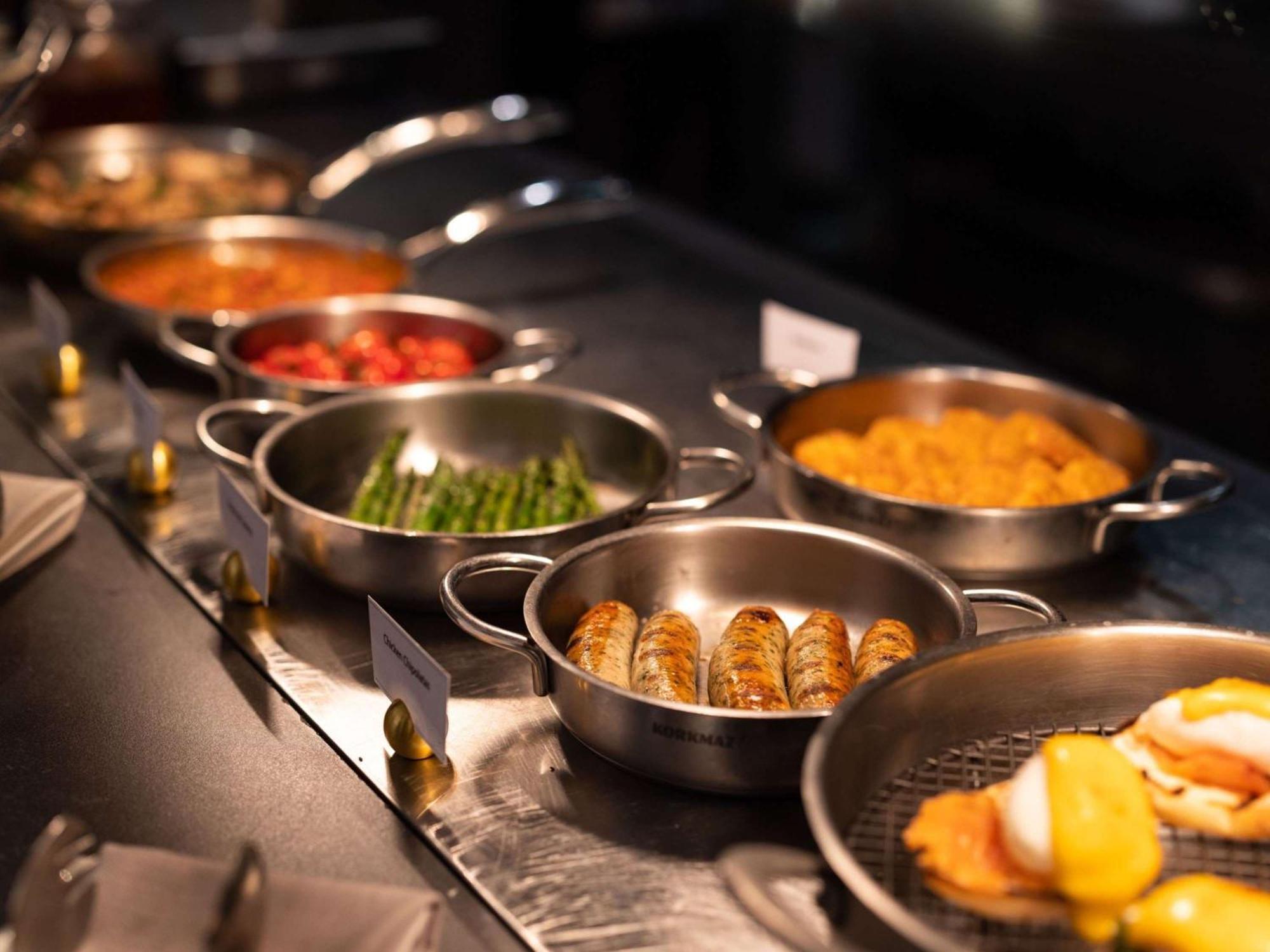 The Playford Adelaide - Mgallery מראה חיצוני תמונה A selection of prepared foods at a buffet