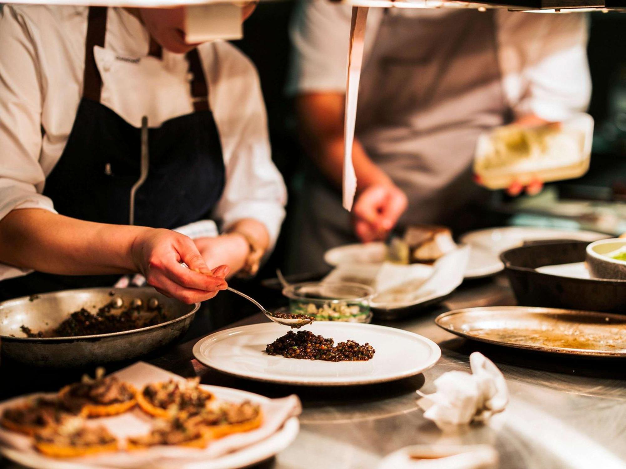 The Playford Adelaide - Mgallery מראה חיצוני תמונה A chef plating a dish