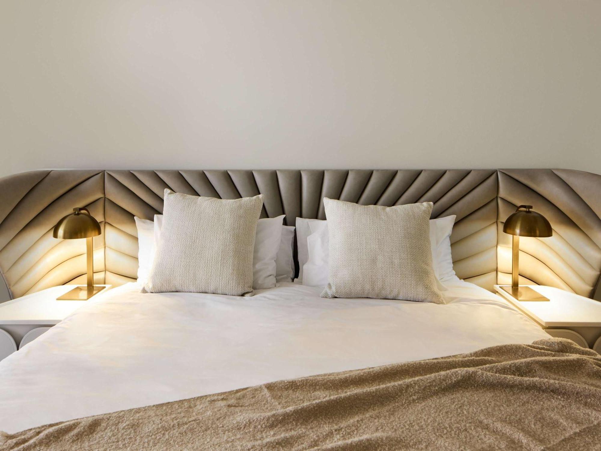 The Playford Adelaide - Mgallery מראה חיצוני תמונה A bed with a headboard
